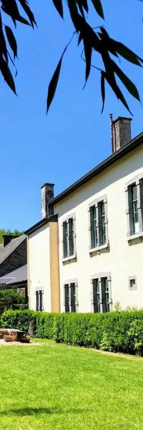 Gîte de Groupe de la Semois，位于阿勒的酒店