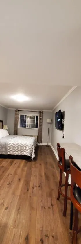 Hotel Europa，位于Smeltzer的酒店