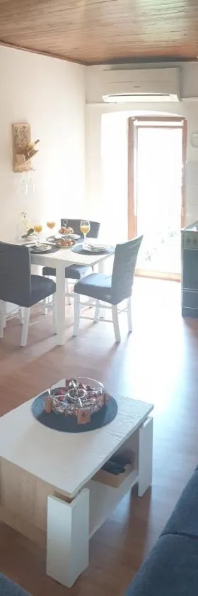 Apartman Lusi，位于Buzdohanj的酒店