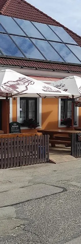 Ubytování Jeřábek，位于Lásenice的酒店