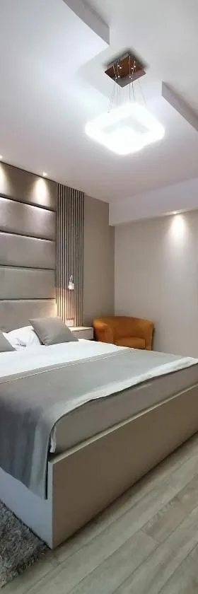 Hotel Holiday，位于波德戈里察的酒店