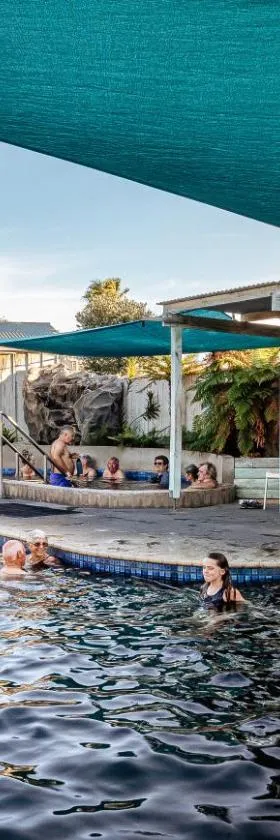 Athenree Hot Springs & Holiday Park，位于怀希比奇的酒店