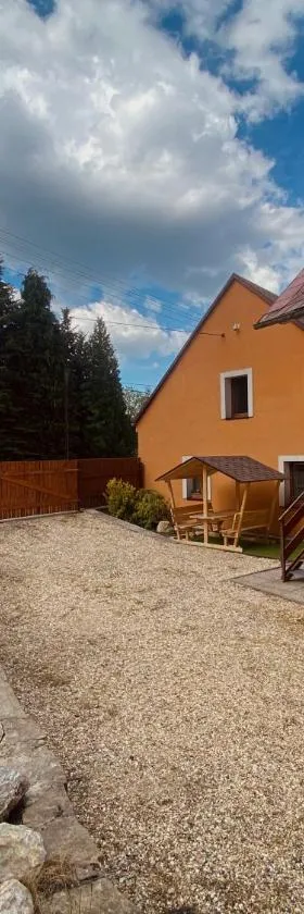 Ubytování Smrk，位于斯姆尔克山麓新城的酒店