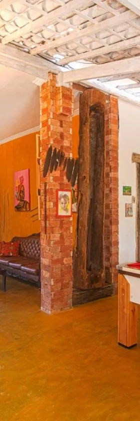 hostel Mama Africa 2，位于甘博阿的酒店