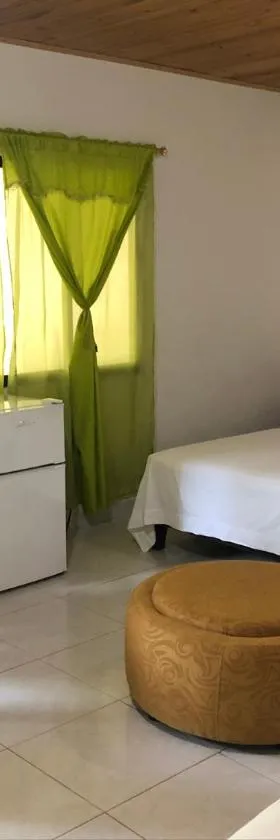 Hotel El Lago，位于Puerto Carreño的酒店