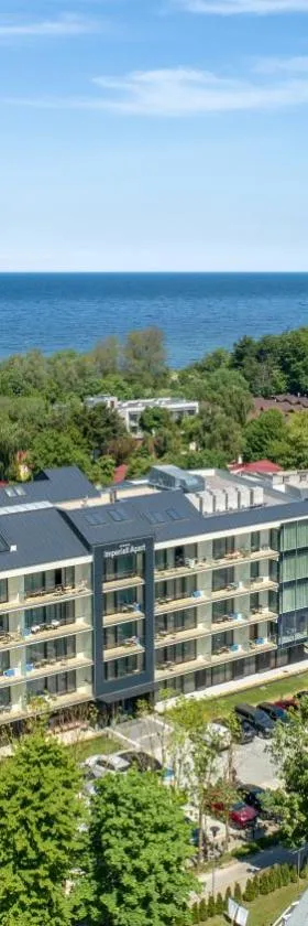 Imperiall Resort & MediSpa，位于尤斯托尼莫斯基的酒店