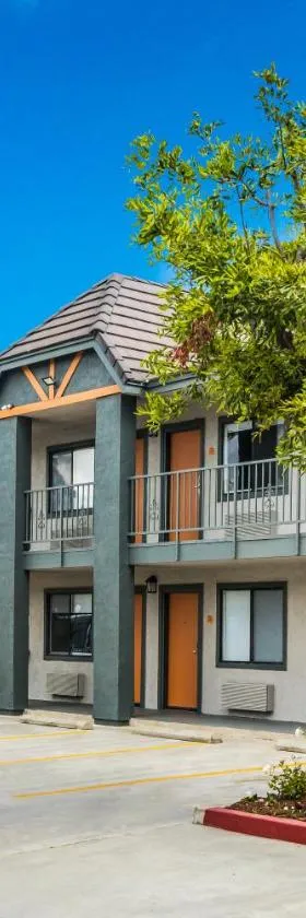 Hotel Hacienda at Ontario Ranch，位于安大略的酒店