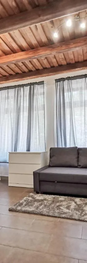Greenfield Apartman，位于Kisoroszi的酒店