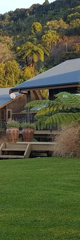 Riverstone Retreat Karamea，位于Karamea的酒店
