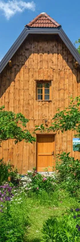 Yeti Cabin，位于普利特维采村的酒店