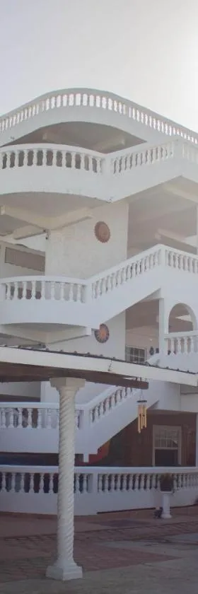 Las Palmas Hotel，位于科罗萨尔的酒店