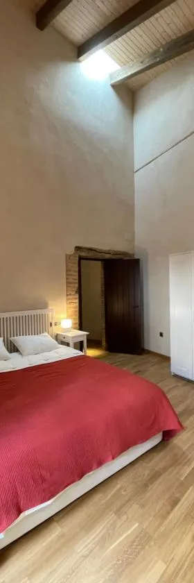 APARTAMENTOS RURALES POSADA DE LLERENA，位于列雷纳的酒店