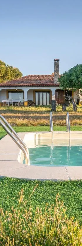 Eco-Lodge en la Reserva Privada Campanarios de Azaba - Proyecto de Conservación，位于Espeja的酒店