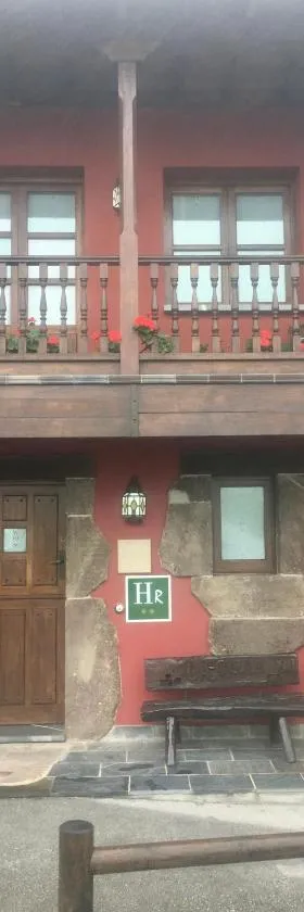 LA CASONA DE RALES VILLAVICIOSA，位于Rales的酒店
