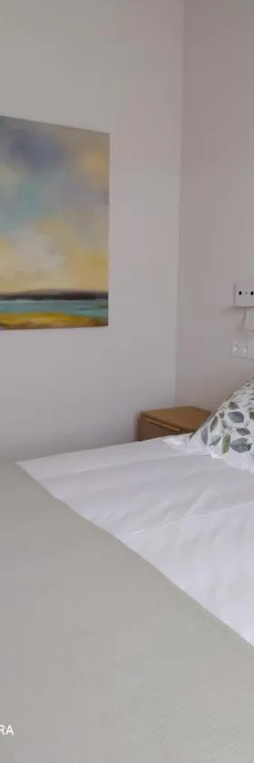 Apartamentos Pontedeume Riadoeume，位于蓬特德乌梅的酒店