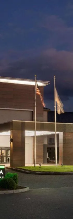La Quinta Inn & Suites by Wyndham Springfield，位于斯普林菲尔德的酒店