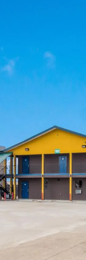Scottish Inns，位于卡罗尔顿的酒店