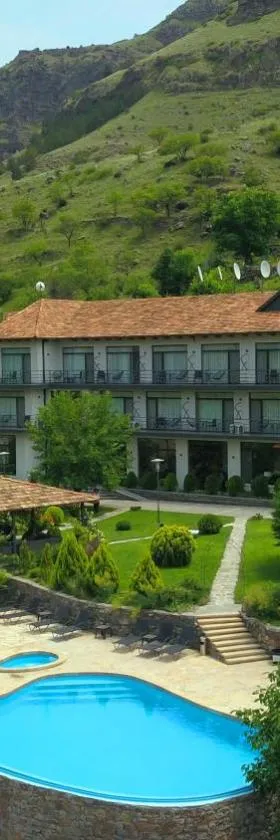 Vardzia Resort，位于瓦尔齐亚的酒店