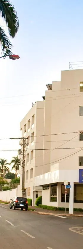 IPÊ PLAZA HOTEL LTDA，位于伊通比亚拉的酒店