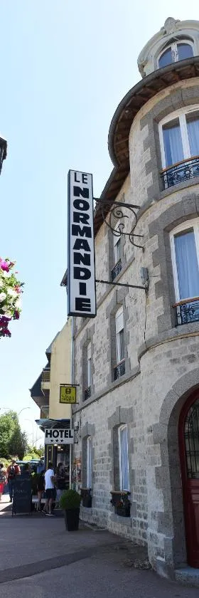 Hôtel Normandie Spa，位于巴尼奥勒德日洛恩的酒店