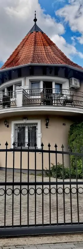 Admirál Villa Felnőttbarát szálláshely，位于凯希道库什塔尼的酒店