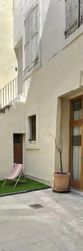 Des appartements au calme dans un immeuble historique，位于贝济耶的酒店