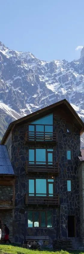 Peak Mazeri Guest House，位于Mazeri的酒店