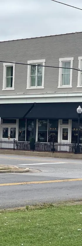 Meadows Hotel，位于Fulton的酒店