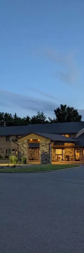 Cobblestone Inn & Suites - Merrill，位于Merrill的酒店