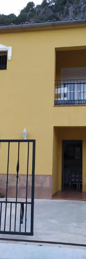 埃尔塞拉诺公寓 ，位于贝瑙汉的酒店