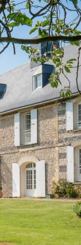 Le Manoir des Falaises - Chambres d'hôtes，位于Saint-Jouin-Bruneval的酒店