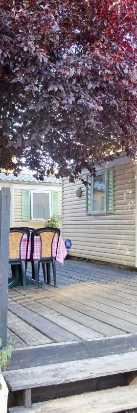 Mobil-Home 2 "Camping"，位于Pesmes的酒店