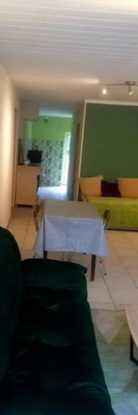 Petit gîte ou chambre d'hôtes 2/4 personnes，位于Buffières的酒店