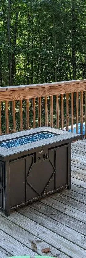 The Lake Place Cabin with Golf Cart and Free Kayaks!，位于Lavonia的酒店