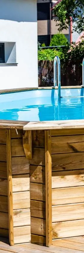 Dom Belona z prywatnym podgrzewanym basen i jacuzzi，位于帕克的酒店
