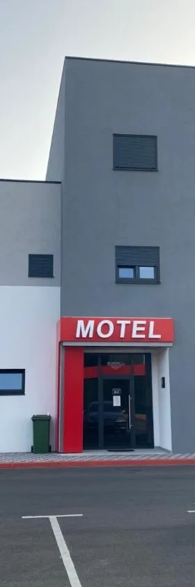 Belamionix motel，位于Bosanski Šamac的酒店