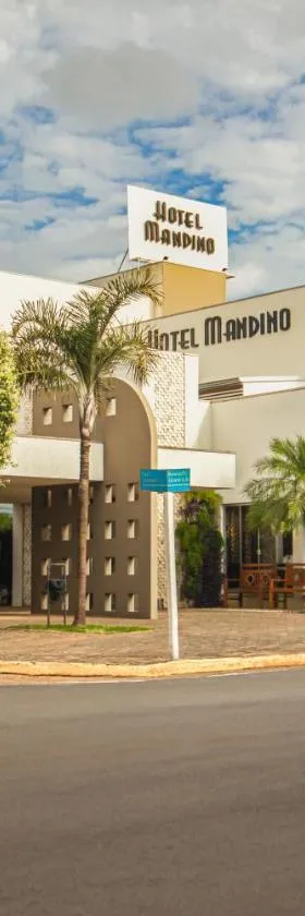 Hotel Mandino，位于Lucas do Rio Verde的酒店