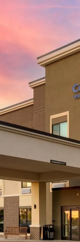 Comfort Inn & Suites North Mankato，位于曼凯托的酒店