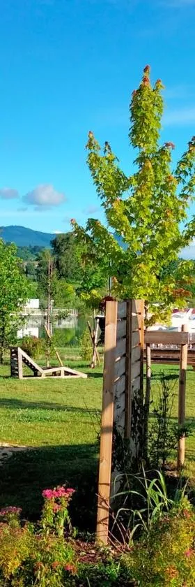 Les Lodges de la ViaRhôna - Tentes Lodges，位于Virignin的酒店