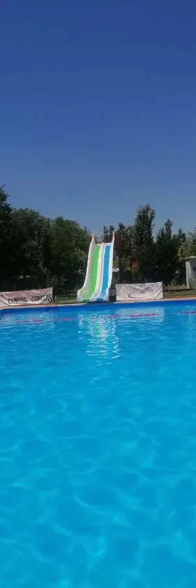 Camping Cubillas，位于Cubillas de Santa Marta的酒店