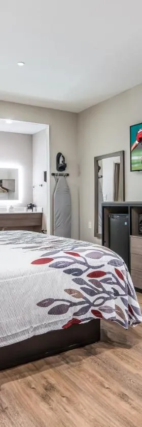 Red Roof Inn & Suites Mobile SW - I-10，位于莫比尔提尔曼斯角的酒店