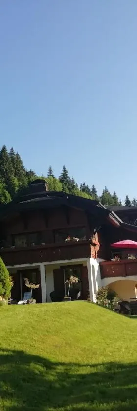 Chambres en chalet petit déjeuner inclus，位于La Côte dʼArbroz的酒店