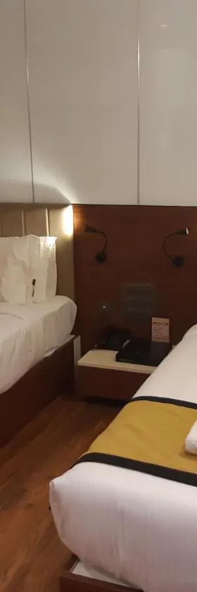 Hotel Namo Residency，位于维杰亚瓦达的酒店