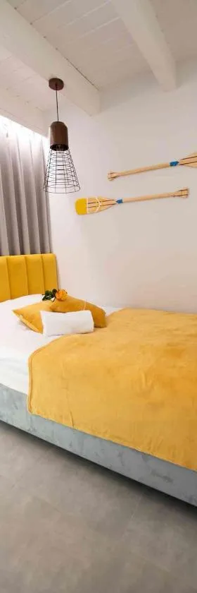 DOMKI ZACISZE Kaszuby - Resort Holiday Natural - new cottage，位于切米诺的酒店
