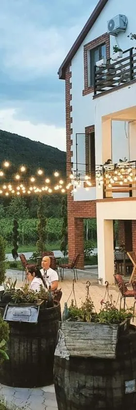 Karse，位于安布罗劳里的酒店
