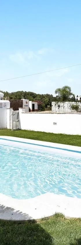 Casa Trafalmar con piscina exterior，位于扎霍拉的酒店