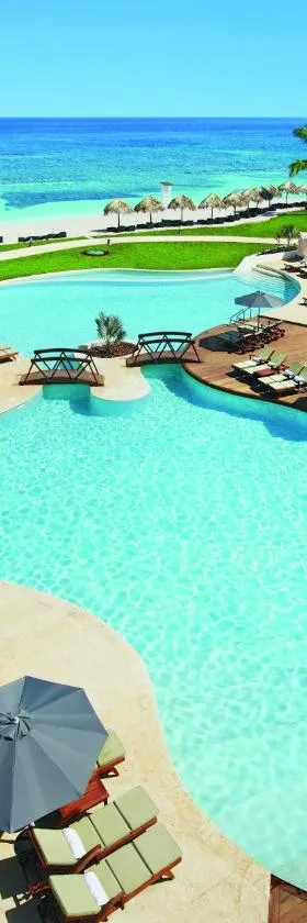Secrets St James Adults Only - All Inclusive，位于蒙特哥贝的酒店