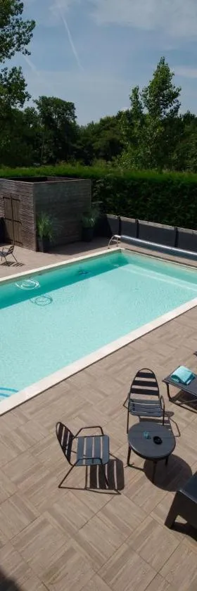 Hotel Au Bon Coin du Lac，位于米米藏的酒店