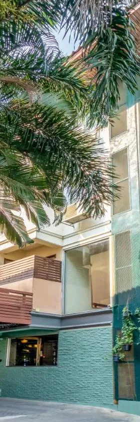 The Palm Hotel，位于萨拉耶的酒店