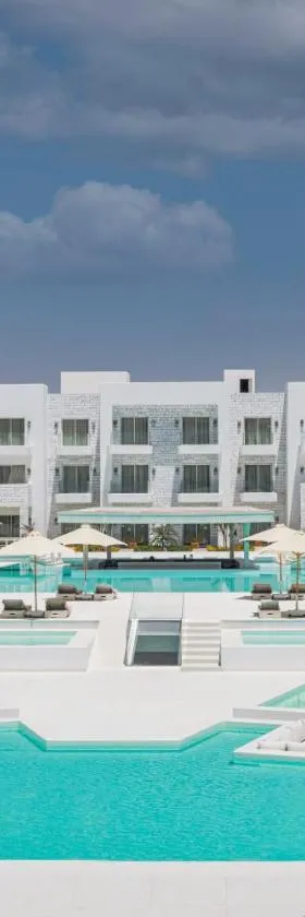 Tanoak Resort，位于艾因苏赫纳的酒店
